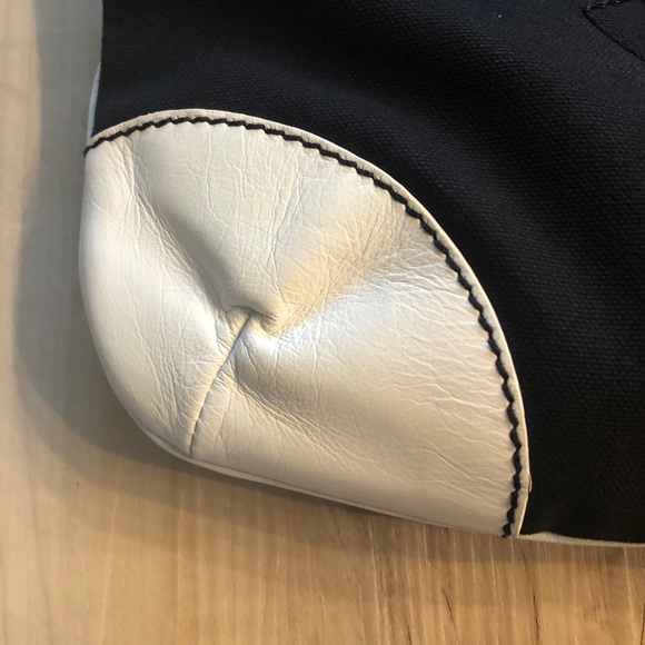 CHANEL Black Canvas white Leather CC Signature Bag - Picture 15 of 16